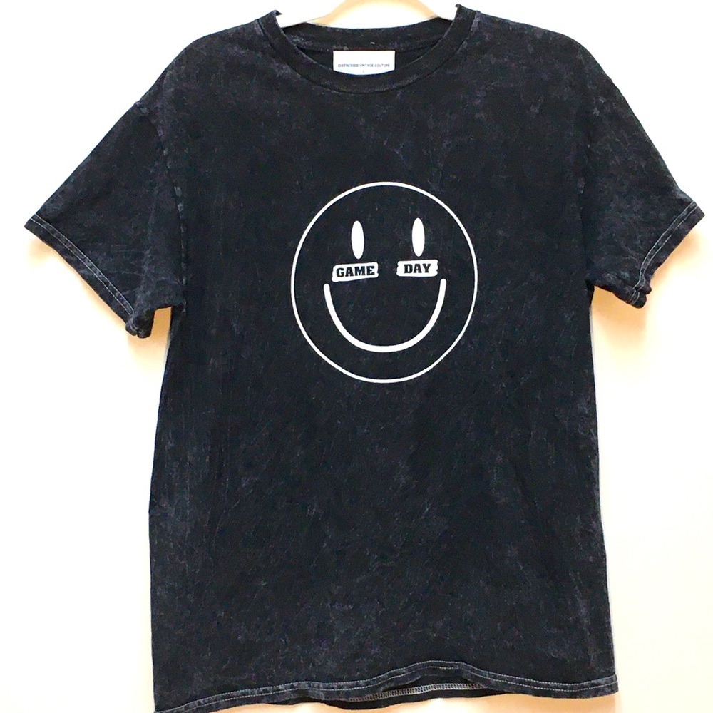 Game Day Smiley Face Short Sleeve Top Large Black Distressed Vintage Couture